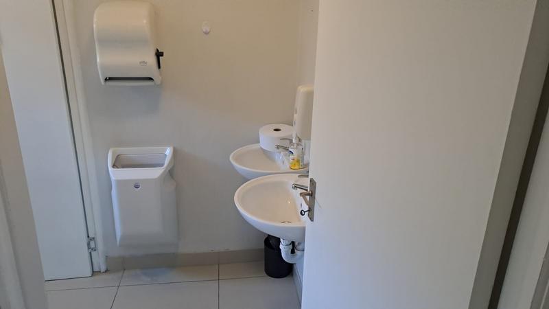 To Let commercial Property for Rent in Newton Park Eastern Cape